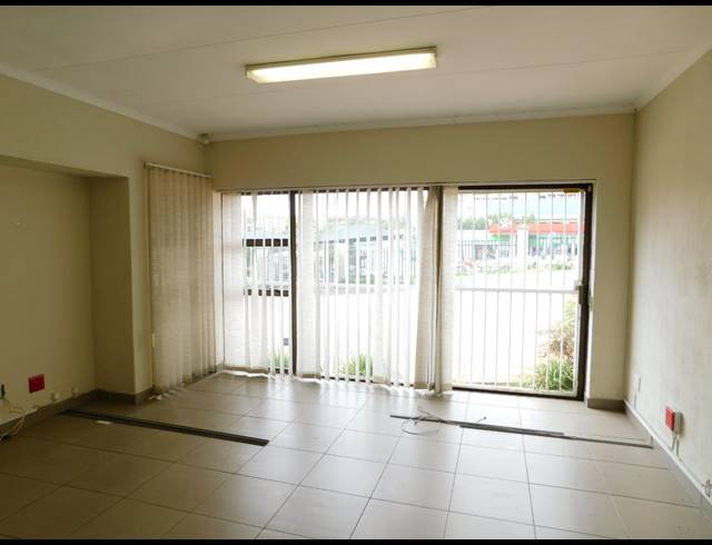450M² OFFICE TO LET IN FERNDALE